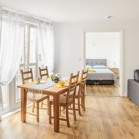 Comfortable And Bright Apartment In Tower Bridge Londra Exterior foto