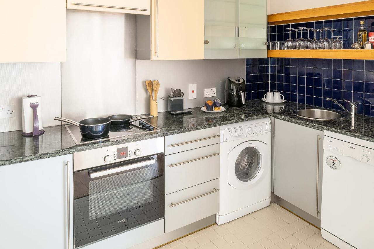 Comfortable And Bright Apartment In Tower Bridge Londra Exterior foto