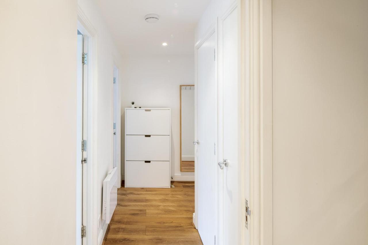 Comfortable And Bright Apartment In Tower Bridge Londra Exterior foto